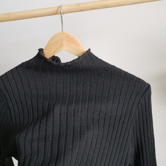 ZAFUL Black Cropped Turtleneck Sweater - Picture 2 of 5